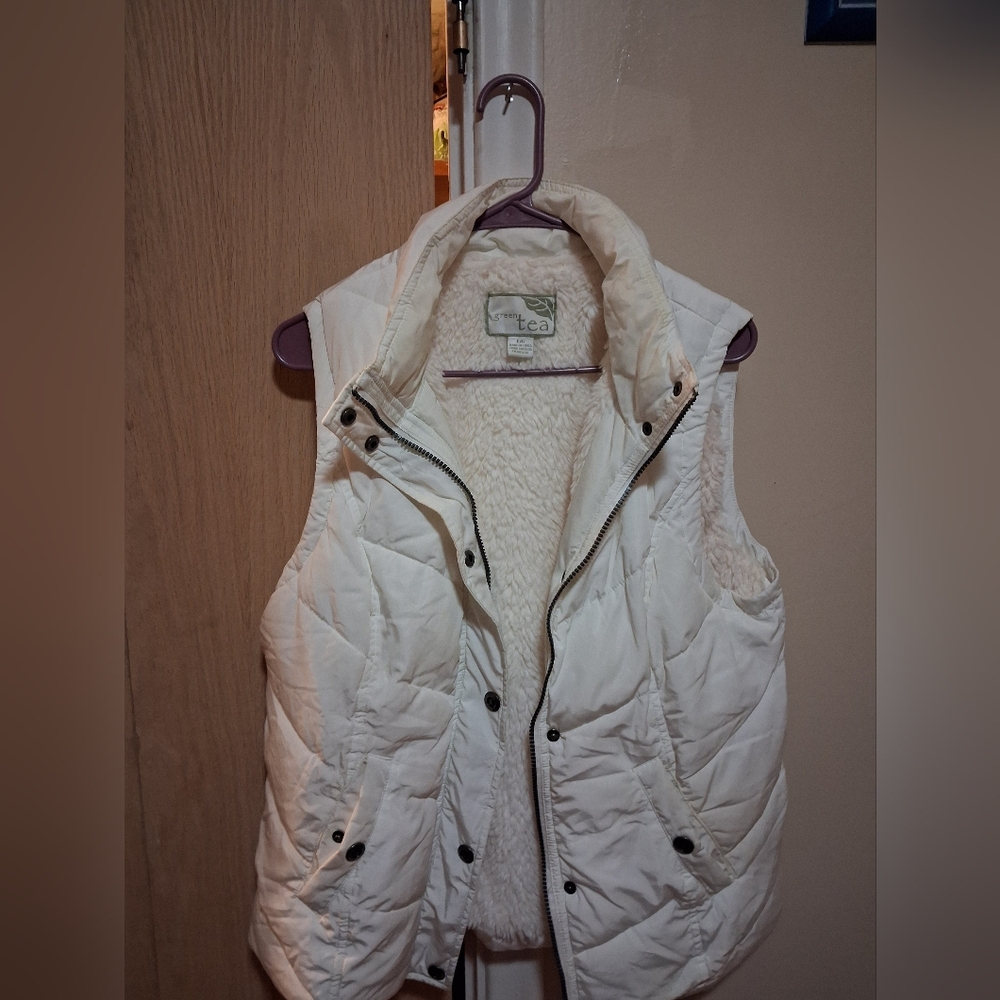 GreenTea Women's Cream Quilted Vest
